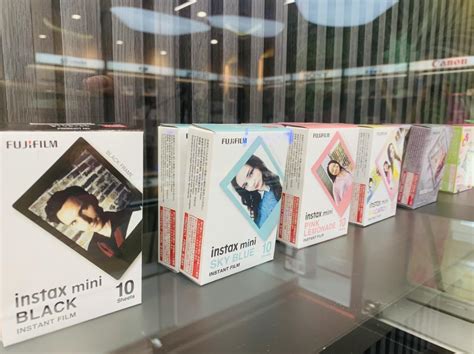 HENRY'S CAMERAS in SM Mall of Asia.
